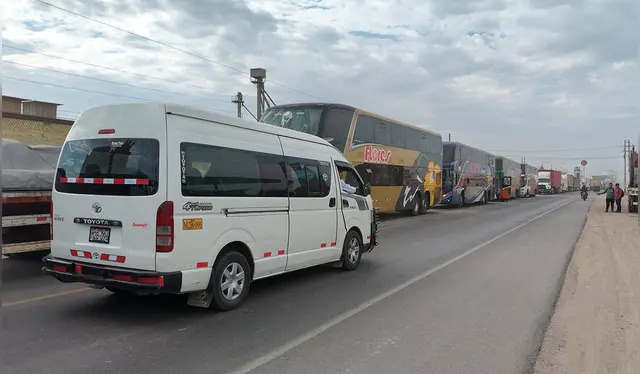  Los hombres de mar paralizaron la vía cerca de 3 horas. Foto: cortesía<br><br>    
