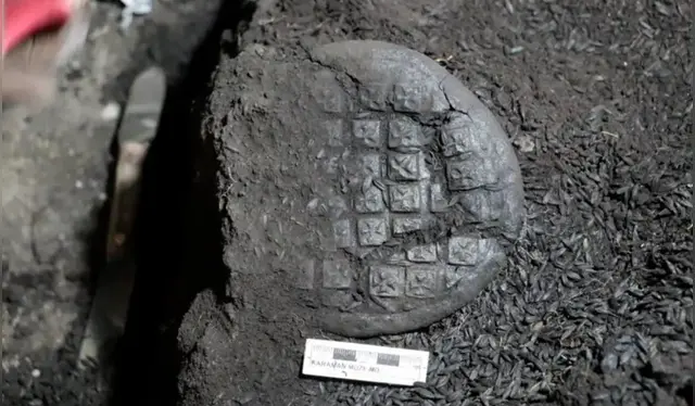  Cinco panes carbonizados con símbolos cristianos fueron hallados en Turquía. Foto: National Geographic    