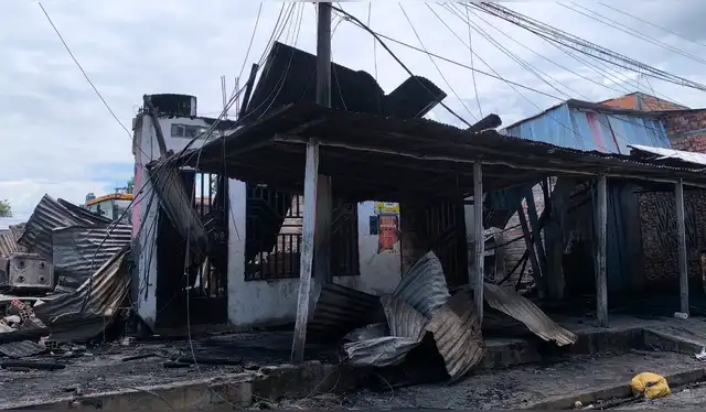  Catorce viviendas quedaron afectadas tras incendio en Iquitos. Foto: Yazmín Araujo    