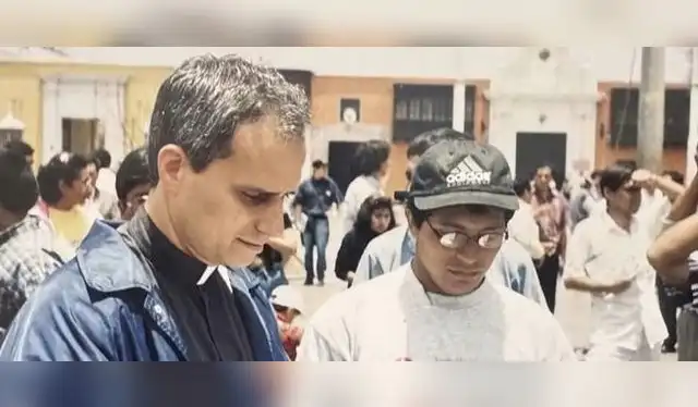  Armando Lovera compartió mucho tiempo con Robert Prevost en su época como misionero. Foto: Compañía de Jesús en España.   