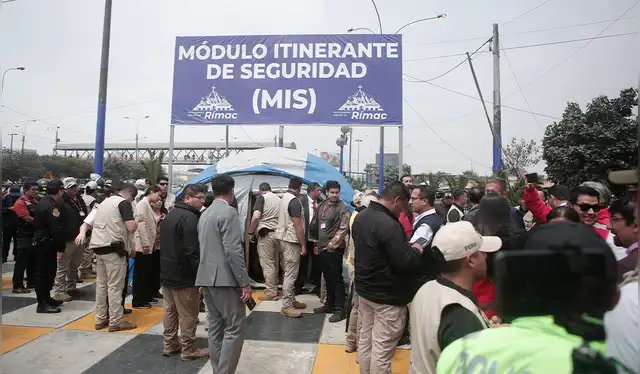 Reunión con altas autoridades no permitió el ingreso de transportistas. Foto: Marco Cotrina / La República.<br><br> Reunión con altas autoridades no permitió el ingreso de transportistas. Foto: Marco Cotrina / La República.<br><br>