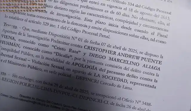 Diealis mostró la documentación de la denuncia. Foto: Kick    