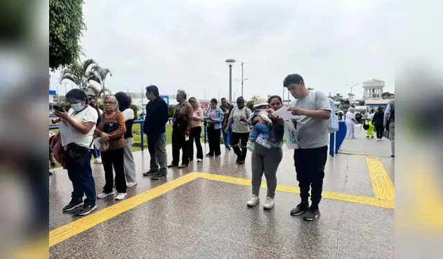 ComexPerú indicó que la entrega de medicamentos en EsSalud se ha visto en riesgo por el incumplimiento de pago, afectando la continuidad y calidad del servicio para los asegurados más vulnerables. Foto: URPI-LR/Marcia Chahua ComexPerú indicó que la entrega de medicamentos en EsSalud se ha visto en riesgo por el incumplimiento de pago, afectando la continuidad y calidad del servicio para los asegurados más vulnerables. Foto: URPI-LR/Marcia Chahua