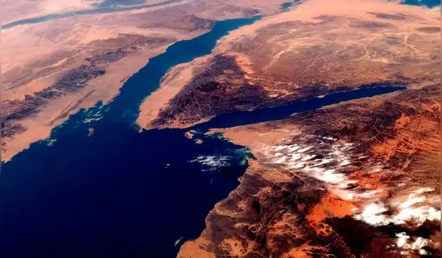 El golfo de Suez continúa ensanchándose a un ritmo aproximado de 0,5 mm por año. Foto: Wikimedia El golfo de Suez continúa ensanchándose a un ritmo aproximado de 0,5 mm por año. Foto: Wikimedia