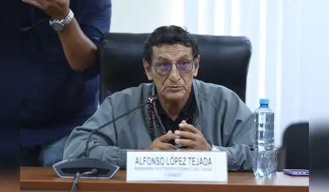 Alfonso López Tejada, representante de la organización Puinamudt, que agrupa más de 30 comunidades indígenas de Loreto, expone frente a representantes del Minsa. Foto: Congreso de la República. Alfonso López Tejada, representante de la organización Puinamudt, que agrupa más de 30 comunidades indígenas de Loreto, expone frente a representantes del Minsa. Foto: Congreso de la República.