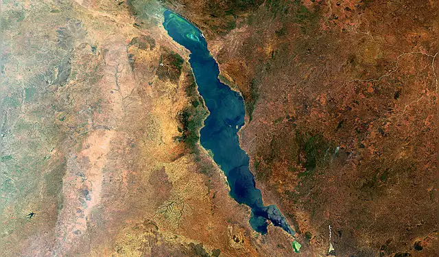  El lago Malawi entre Tanzania y Mozambique se originó por la actividad tectónica del Rift de África Oriental. Foto: ESA   
