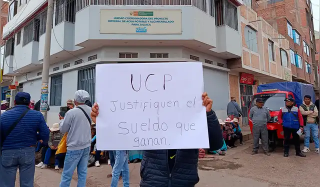 Pobladores protestaron en los exteriores de la Unidad Coordinadora de Proyecto. Créditos: Cinthia Alvarez / La República.<br><br> Pobladores protestaron en los exteriores de la Unidad Coordinadora de Proyecto. Créditos: Cinthia Alvarez / La República.<br><br>