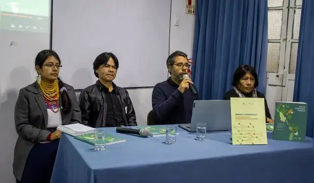  <strong>Rimisp presentó en Cusco el libro "Cultura alimentaria indígena: Territorio, tradición y transformación de los sistemas alimentarios en las Américas",</strong>&nbsp;una publicaciónque reúne relatos, entrevistas y recetas de 10 pueblos originarios del continente.    