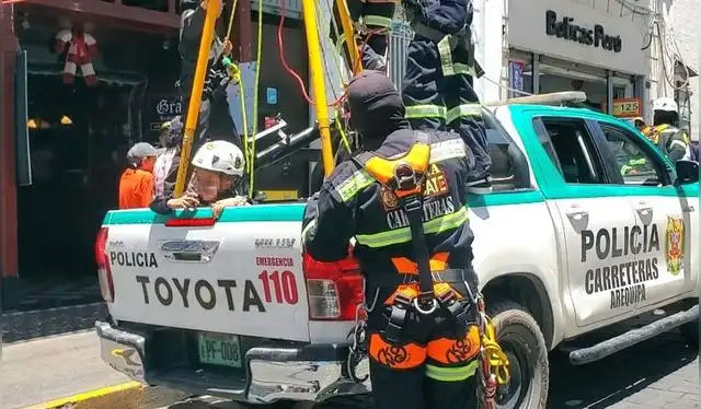 Efectivos de Carreteras narraron lo complejo del rescate en accidentes. Foto: Mirelia Quispe - La República. Efectivos de Carreteras narraron lo complejo del rescate en accidentes. Foto: Mirelia Quispe - La República.