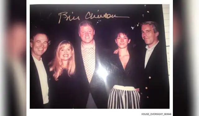 El expresidente Bill Clinton también aparece en las fotografías. Foto: Cámara de Representantes. El expresidente Bill Clinton también aparece en las fotografías. Foto: Cámara de Representantes.