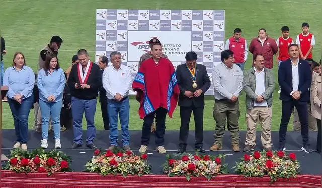 En su primer día en Cusco Jerí visitó el estadio Garcilaso. Foto: Luis Álvarez - La República. En su primer día en Cusco Jerí visitó el estadio Garcilaso. Foto: Luis Álvarez - La República.