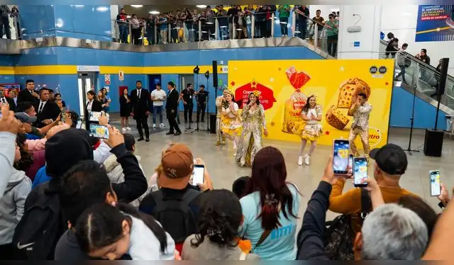Como madre, Marín comparte que sus celebraciones navideñas son más especiales, diseñando conciertos familiares que también encantan a los niños, con 45 minutos de villancicos y pura alegría. Foto: difusión.   