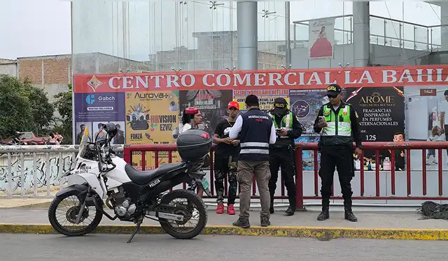 Los extranjeros carecen de documentación necesaria para ingresar al país, según Migraciones. Foto: Almendra Ruesta, La República Los extranjeros carecen de documentación necesaria para ingresar al país, según Migraciones. Foto: Almendra Ruesta, La República