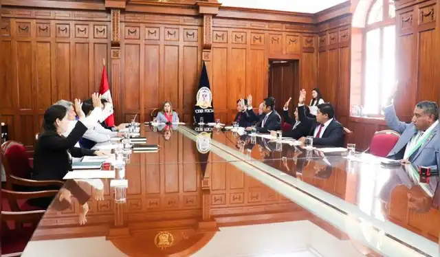 La Comisión Regional quedó oficialmente instalada con la firma del Acta de Compromiso de Integridad. Fuente: Difusión. La Comisión Regional quedó oficialmente instalada con la firma del Acta de Compromiso de Integridad. Fuente: Difusión.