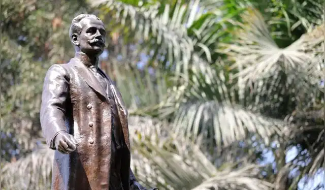  Monumento a Manuel Candamo ubicado en el Parque de los Museos. Foto: Lima Antigua   