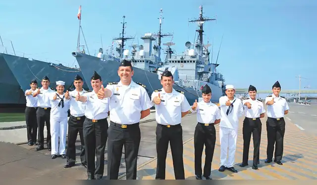 Los institutos armados están convocando a los jóvenes de 17 años para inscribirse en sus padrones.   