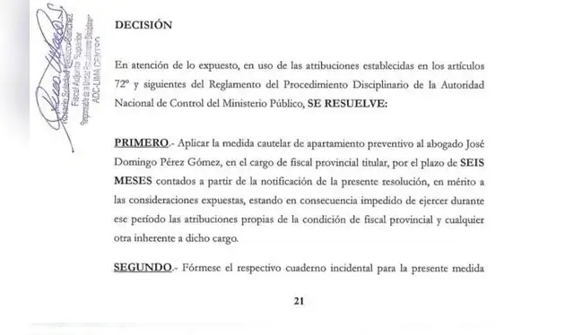 Parte de la resolución que suspende al fiscal José Domingo Pérez por seis meses en el ejercicio del cargo   