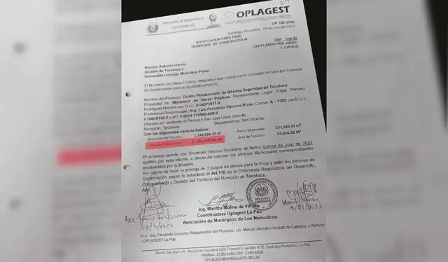 Notificación para pago por los derechos de construcción del CECOT. | Foto: Voz Pública.   