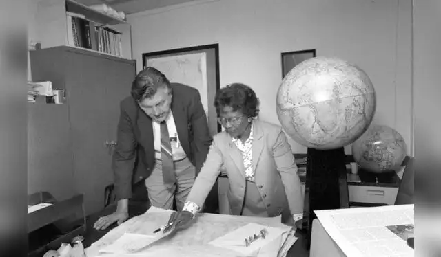  Gladys West trabajó en el desarrollo de modelos matemáticos de la Tierra claves para el GPS. Foto: Wikimedia   