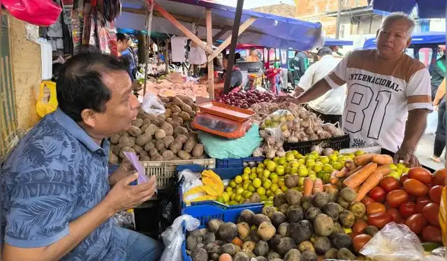 Limón se vende a S/ 3,50 por kilo en mercado de Iquitos. Foto: Yazmín Araujo - La República.   