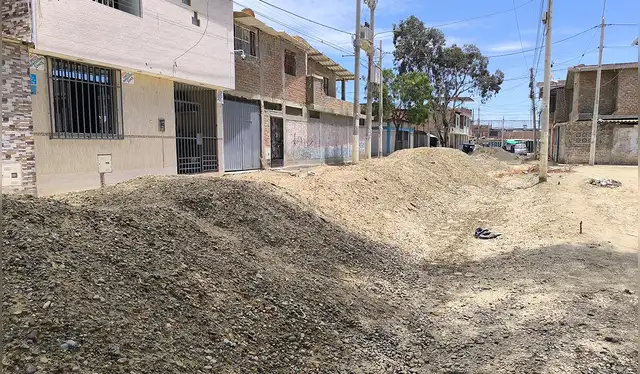  Expediente técnico ejecutado por la Municipalidad de Veintiséis de Octubre presenta deficiencias, denuncian los vecinos. Créditos: Almendra Ruesta / La República.<br><br>    