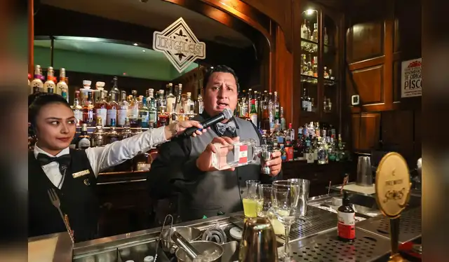  En el hotel Country Club de San Isidro, ADEX llevó a cabo una ceremonia en conmemoración del Día del Pisco Sour. Foto: Andina   