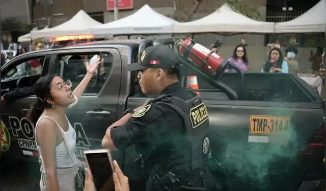 Activistas protestaron por el "albergue" de Jáuregui, señalando que revictimiza a niñas víctimas de violación. Foto: John Reyes / La República.   