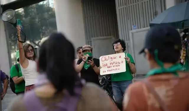  El plantón se realizó este lunes en rechazo del ''albergue''. Foto: John Reyes / La República.   