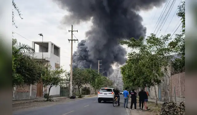  Incendio genera varias pérdidas materiales Huachipa. Foto: Difusión   