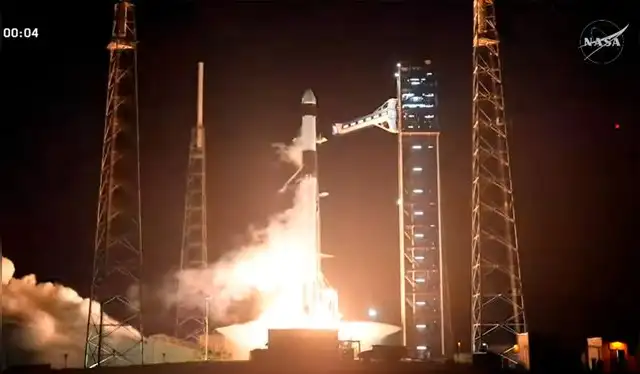  Cohete Falcon 9 de SpaceX, con una nave espacial Dragon a bordo la cual transporta a los astronautas. Foto: NASA   