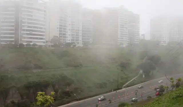 Amaneceres con niebla en Lima. Foto: Andina   