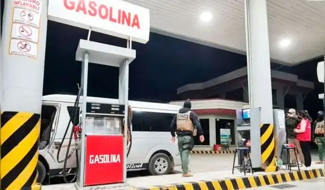  Para salir de la crisis, el gobierno de Bolivia decidió eliminar la subvención a la gasolina y al diésel. Foto: ANF   
