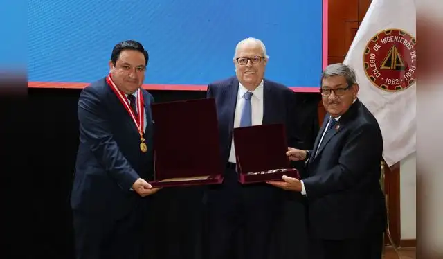 Colegio de Ingenieros del Perú reconoció a Julio Velarde Flores como una de las figuras más influyentes en la consolidación de la estabilidad macroeconómica y la confianza internacional del país en los últimos 20 años. Foto: CIP Colegio de Ingenieros del Perú reconoció a Julio Velarde Flores como una de las figuras más influyentes en la consolidación de la estabilidad macroeconómica y la confianza internacional del país en los últimos 20 años. Foto: CIP