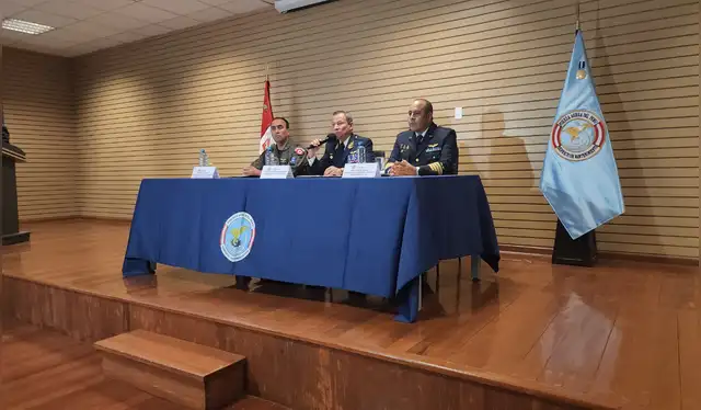 Conferencia de prensa de la FAP por accidente de helicóptero. Foto: Marcia Chahua Conferencia de prensa de la FAP por accidente de helicóptero. Foto: Marcia Chahua