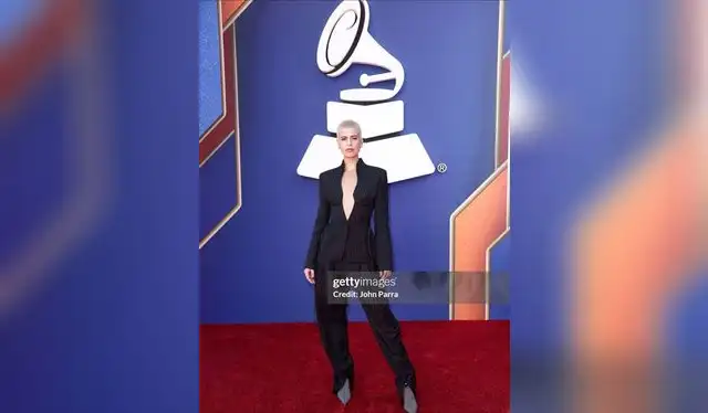 Annasofía en la alfombra roja de los Latin Grammy 2025, tras de nominada a Mejor Artista Nuevo.    