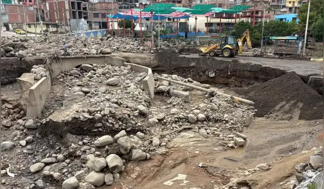  Así quedó el sector Villa Continental, en Cayma, tras ingreso de huaico. Foto: difusión   