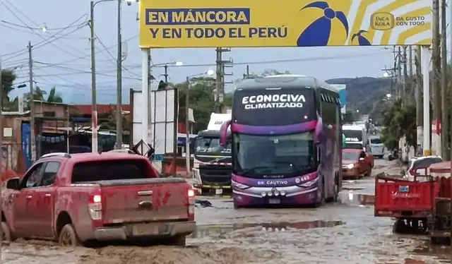 Visitantes deben esperar varias horas para ingresar a balneario. Foto: Rosita Quincho   