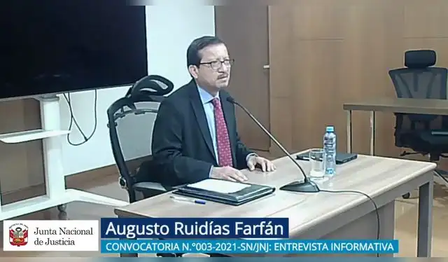Augusto Ruidías Farfán en entrevista ante la Junta Nacional de Justicia   