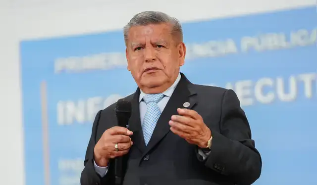 César Acuña reconoció haber llamado a Hernando de Soto previo a juramentación.  