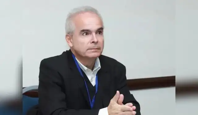 Pedro Gamio afirma que "abandonando a Petroperú, el Estado va a pagar y asumir responsabilidades y va a generar un impacto en el riesgo país. La forma de dialogar con acreedores es informándoles, no cerrándoles la puerta”.   