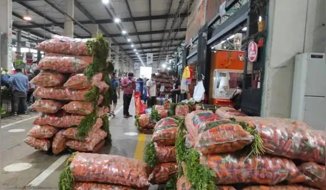 Un precio de petróleo alto <strong>encarece el transporte y también se deriva en alimentos.</strong> Un precio de petróleo alto <strong>encarece el transporte y también se deriva en alimentos.</strong>