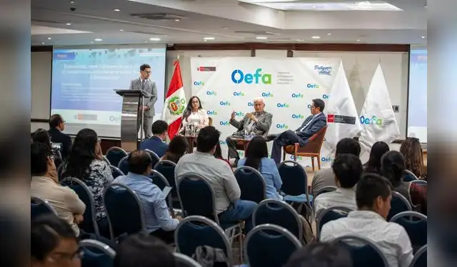  Clausura del taller “Promoviendo el cumplimiento ambiental en los subsectores Vivienda y Construcción”. Foto: OEFA.   