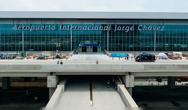 El nuevo Aeropuerto Internacional Jorge Chávez fue impulsado con una inversión mayoritaria alemana de más de US$1.600 millones a cargo de la empresa Fraport.   