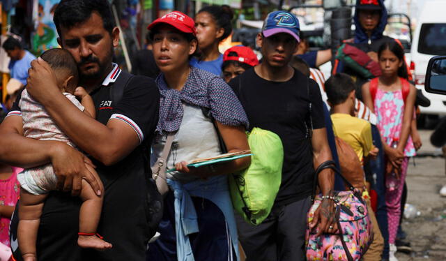 Venezuelan people in the border between Mexico and the U.S. Photo: CNN.   