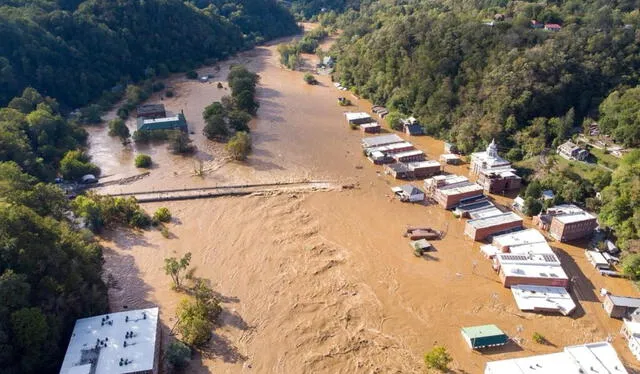 Floodwaters kepp rising as relentless heavy rain drenches communities across Western NC. Photo. Fox Carolina   