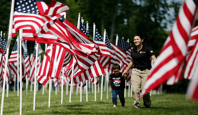 Ace Hardware will be giving away flags this Memorial Day weekend. Photo: Cincinnati Enquirer Ace Hardware will be giving away flags this Memorial Day weekend. Photo: Cincinnati Enquirer