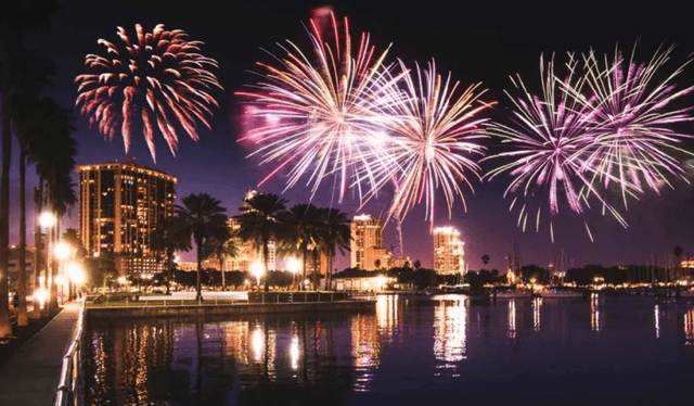 The biggest attraction in Florida on the 4th of July is the spectacular fireworks. Photo: OutCoast.com The biggest attraction in Florida on the 4th of July is the spectacular fireworks. Photo: OutCoast.com