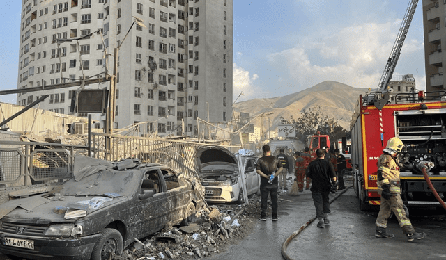 Israel's attacks on Iran leave several people injured and dead under the rubble. Photo: en.ara.cat Israel's attacks on Iran leave several people injured and dead under the rubble. Photo: en.ara.cat