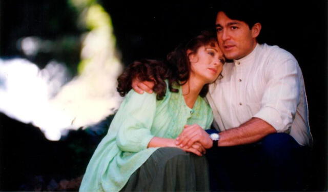Leticia Calderón y Fernando Colunga protagonizaron la telenovela Esmeralda (Televisa, 1997). Crédito: Instagram