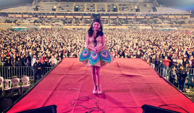 16.8.2019 | Yarita Lizeth Yanarico durante un concierto en Huánuco “Ciudad de los caballeros de León”. Crédito: Instagram